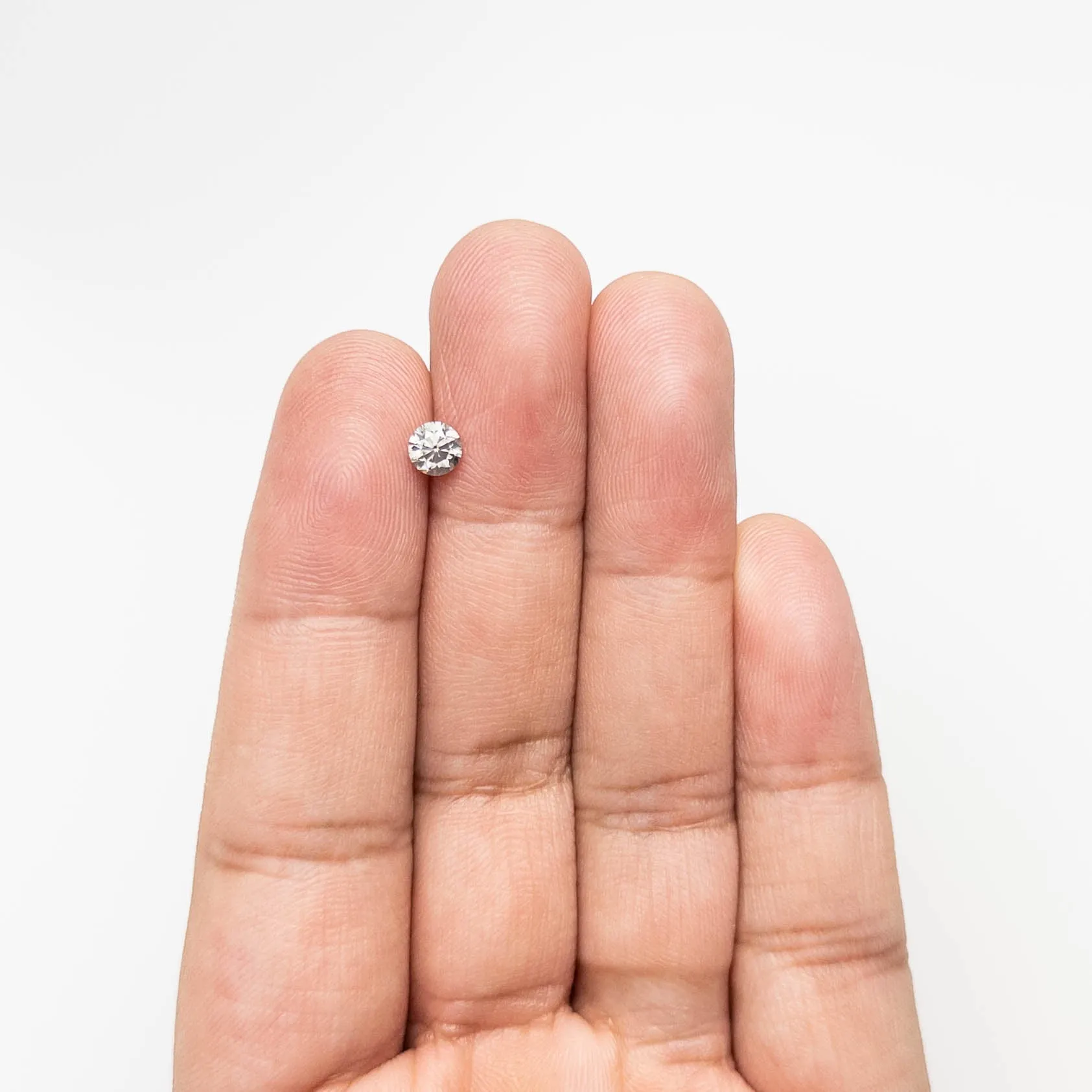 0.47ct 4.79-4.82x3.13mm Fancy Grey Round Brilliant 18968-12