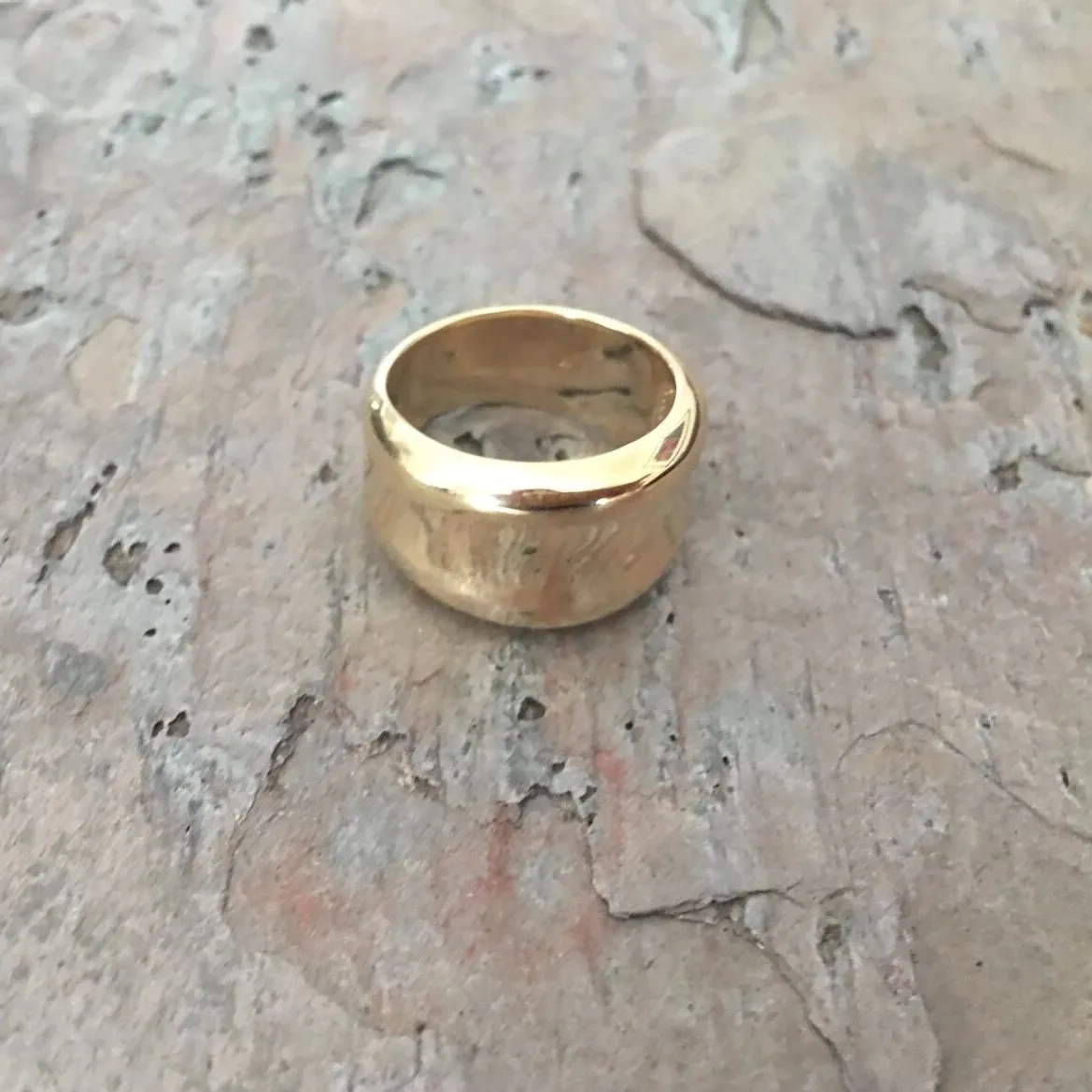 14KT Yellow Gold Polished Concave Cigar Band Ring
