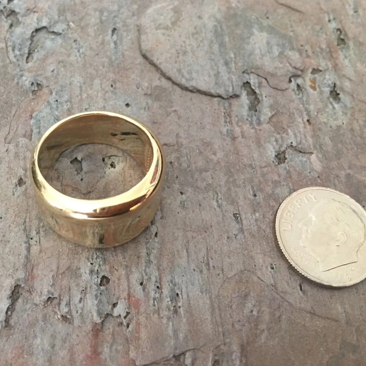 14KT Yellow Gold Polished Concave Cigar Band Ring