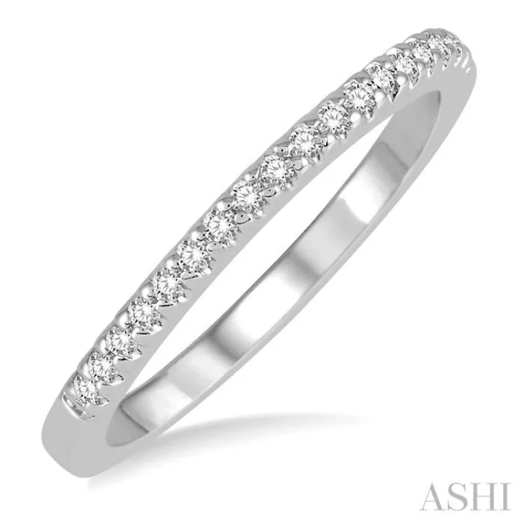 1/6 Ctw Round Cut Diamond Wedding Band in 14K White Gold