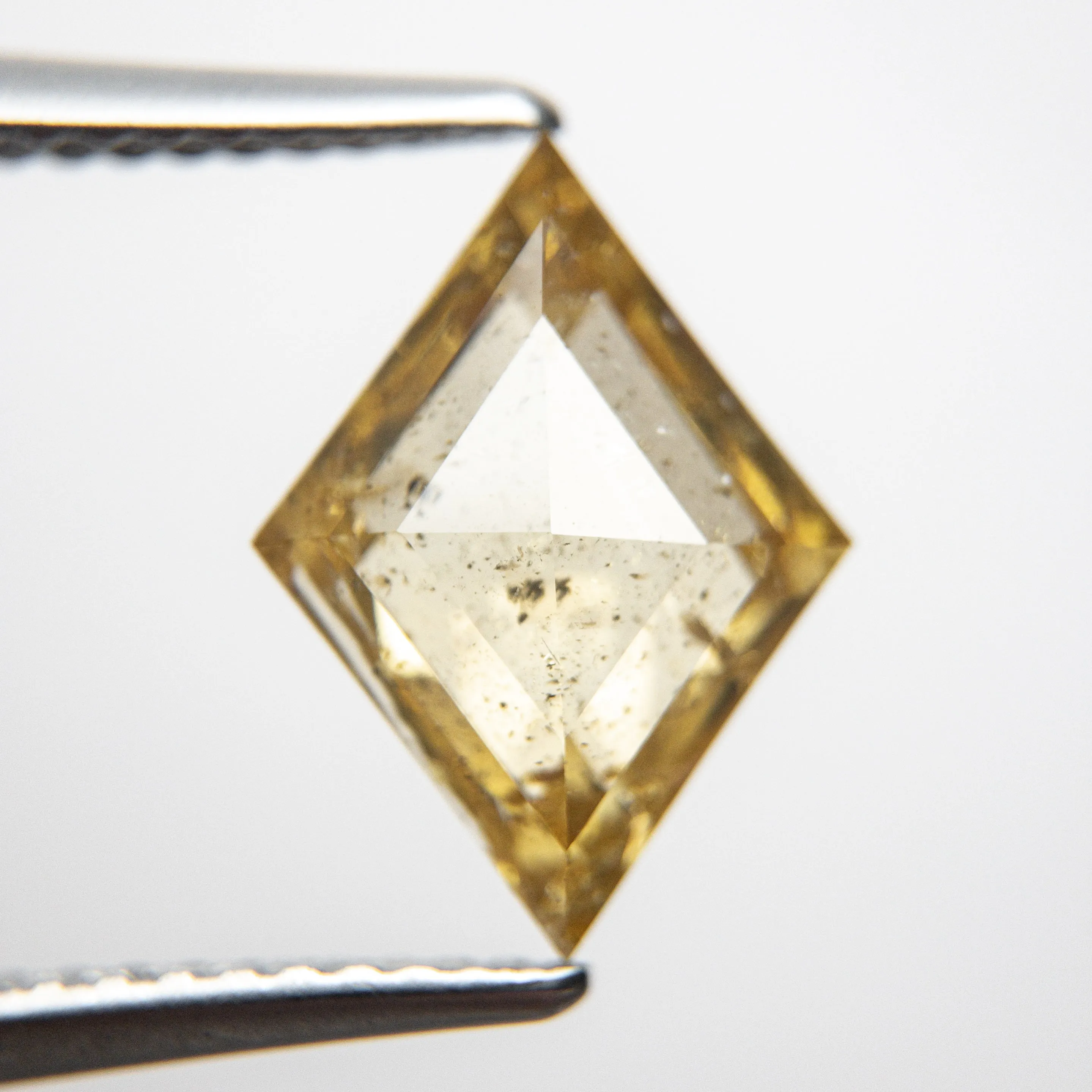 2.67ct 12.63x9.33x3.92mm Apricot (Fancy Orange-Yellow) Lozenge Rosecut 18857-01