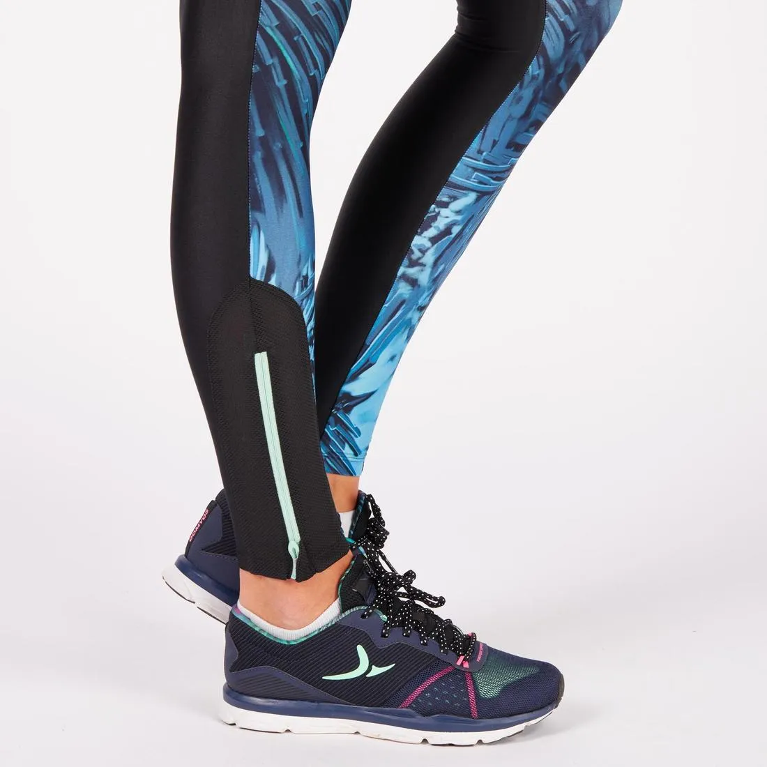 500 Women's Cardio Leggings - Black with Blue Tropical Print