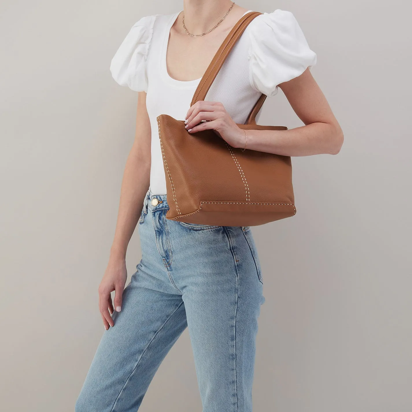 Austin Tote In Pebbled Leather - Warm Honey