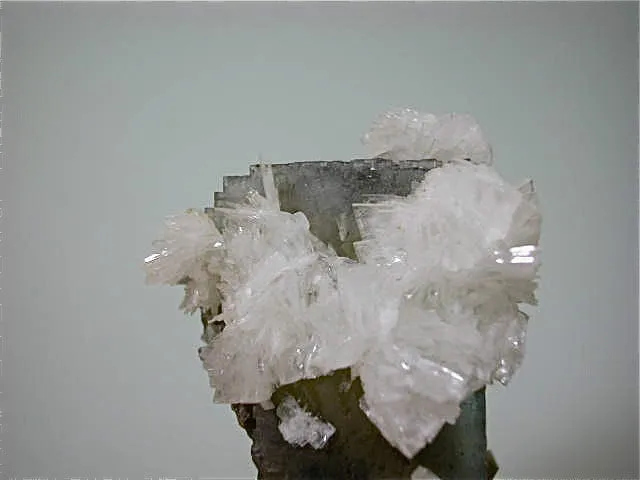 Barite on Fluorite, Rosiclare Level, attr: Minerva #1 Mine, Ozark-Mahoning Company, Cave-in-Rock District, Southern Illinois Miniature 4 x 4 x 5.5 cm $65. Online 5/10 SOLD