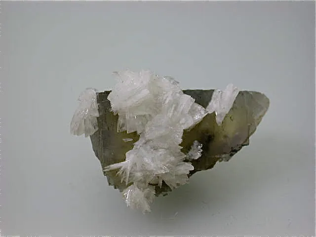 Barite on Fluorite, Rosiclare Level, attr: Minerva #1 Mine, Ozark-Mahoning Company, Cave-in-Rock District, Southern Illinois Miniature 4 x 4 x 5.5 cm $65. Online 5/10 SOLD