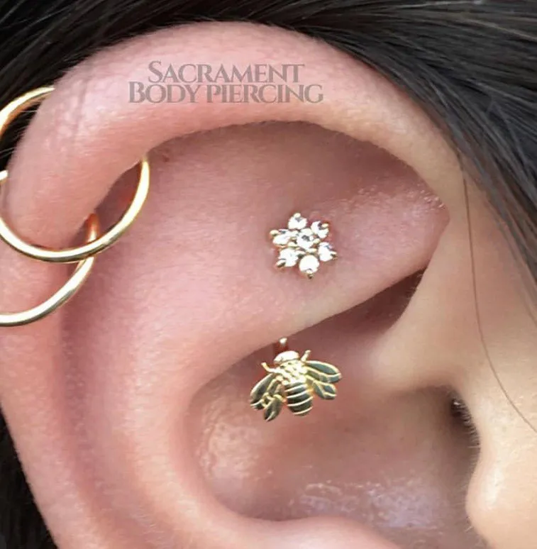 Bee and flower J curve for rook or navel - gold