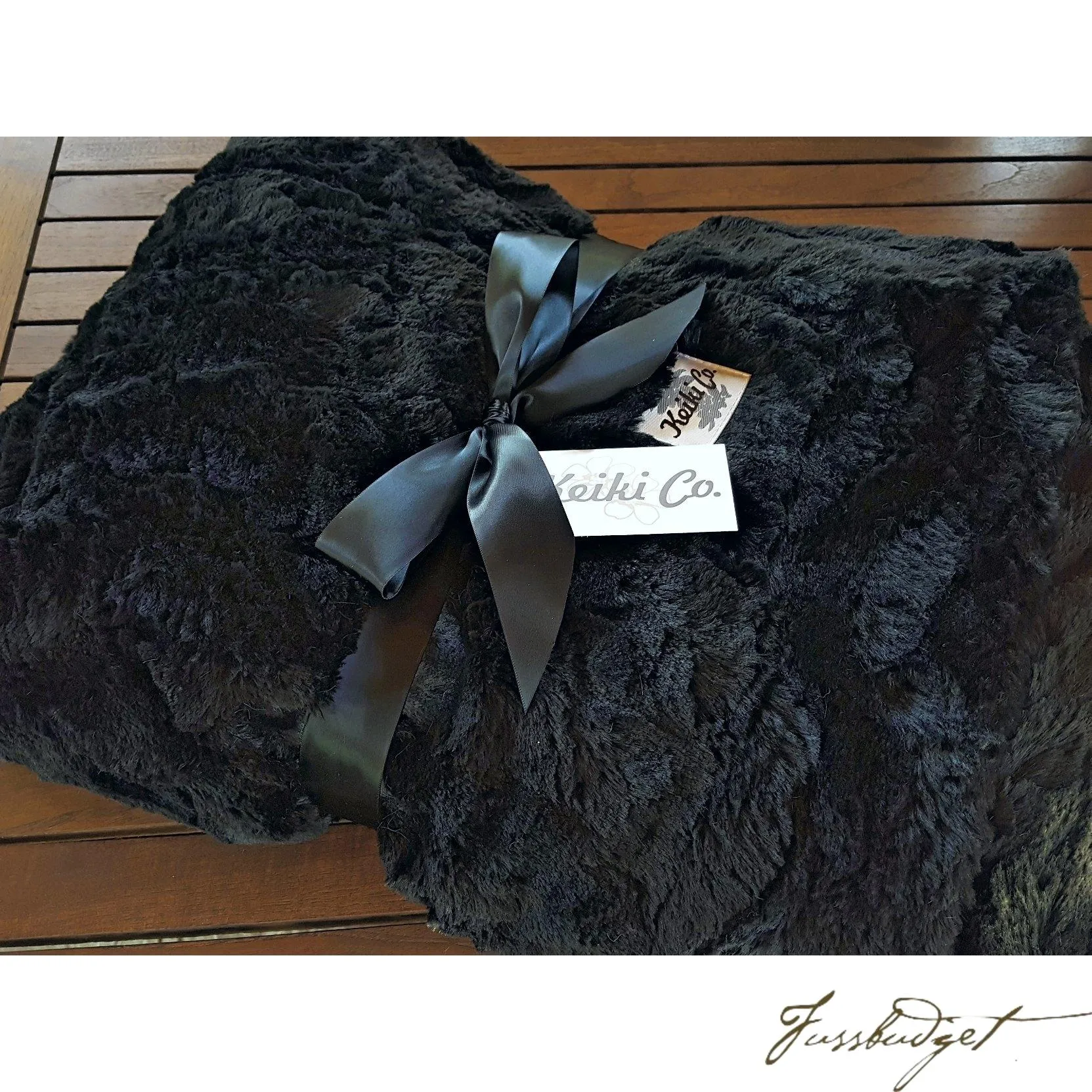 BLACK BELLA COUTURE THROW