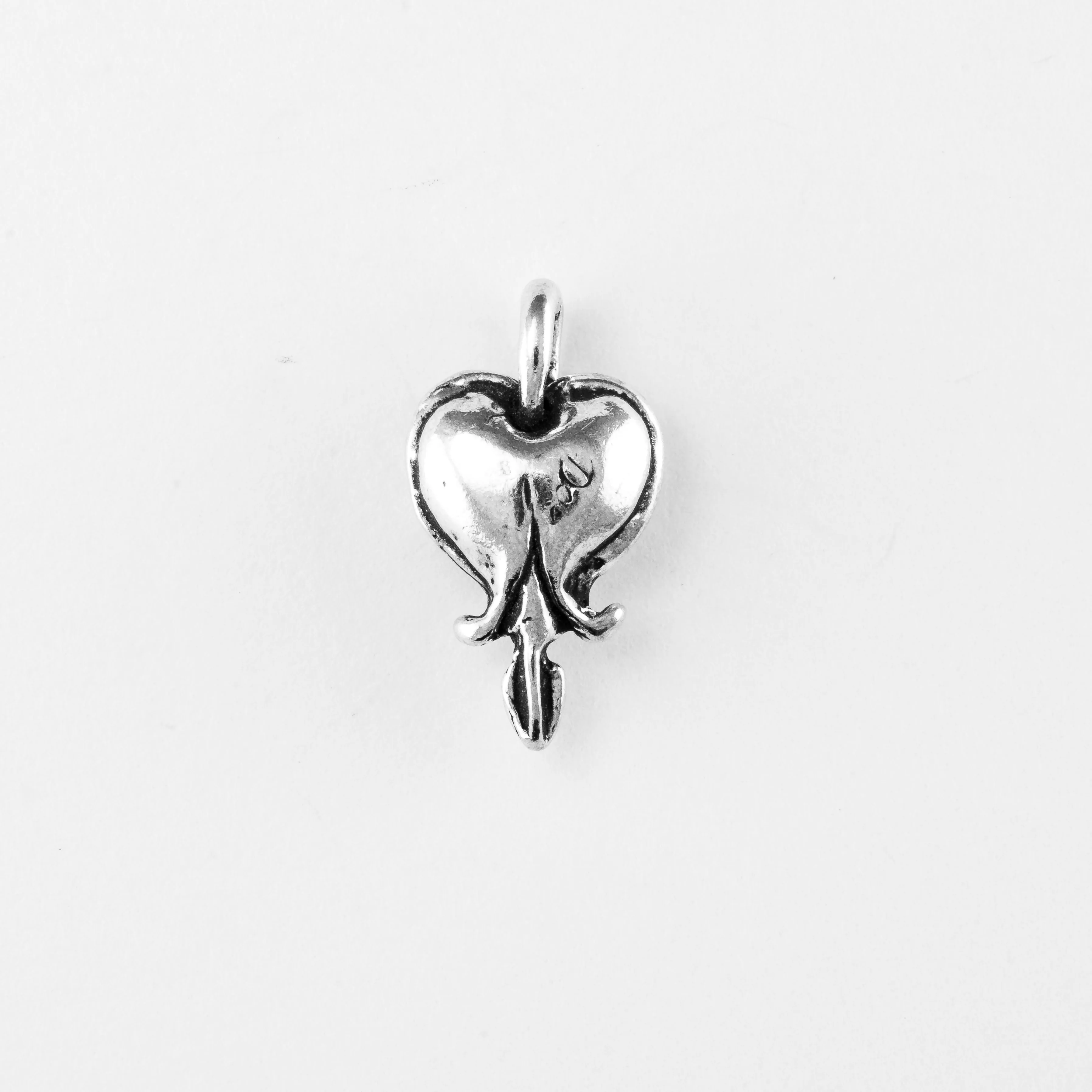 Bleeding Heart, Sm