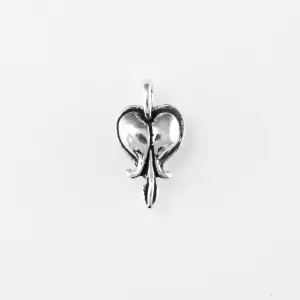 Bleeding Heart, Sm