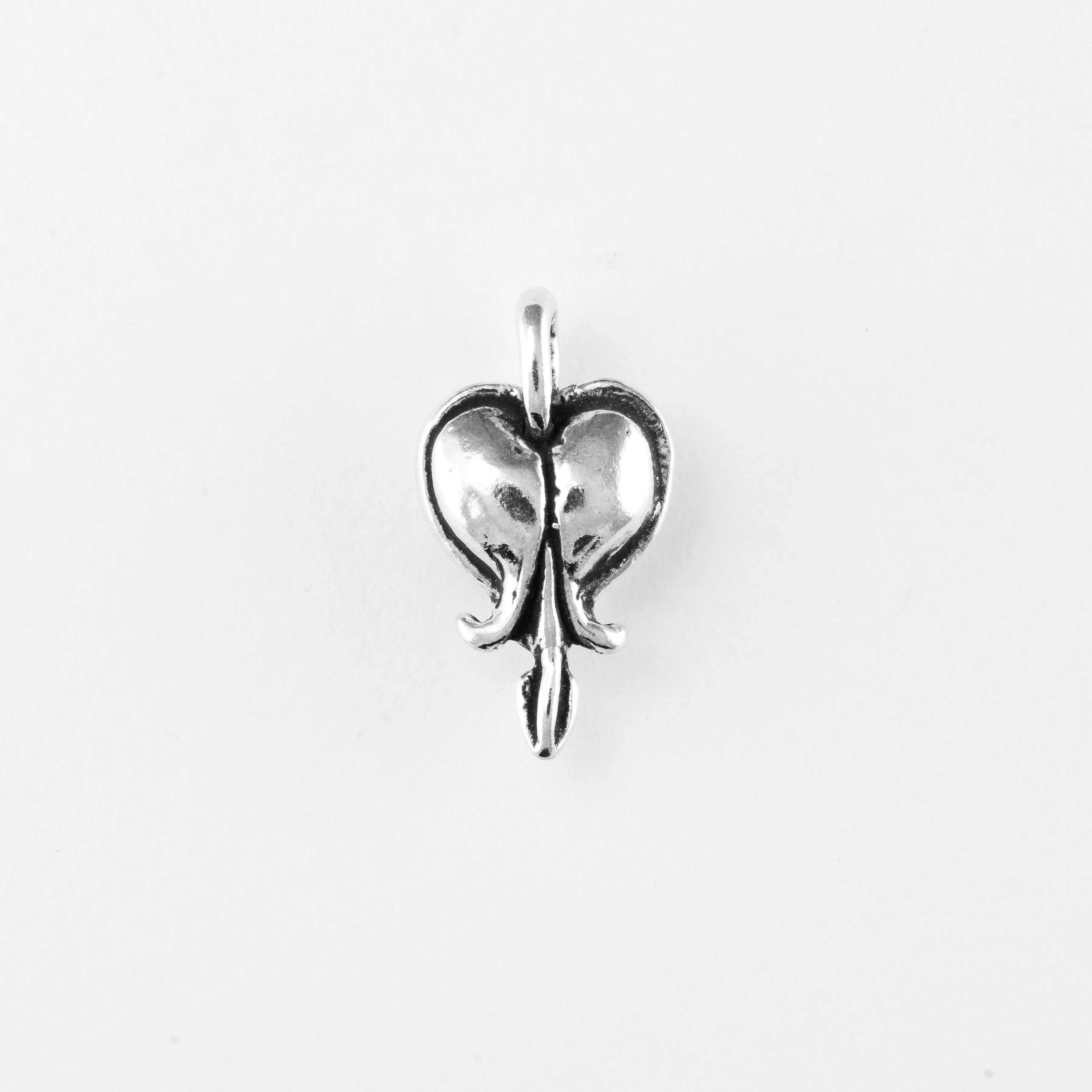 Bleeding Heart, Sm