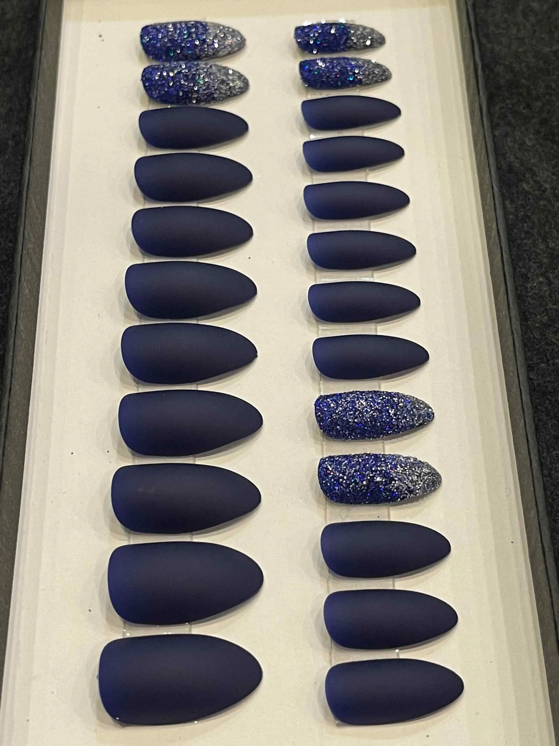 Blue Berry - Shiny Almond