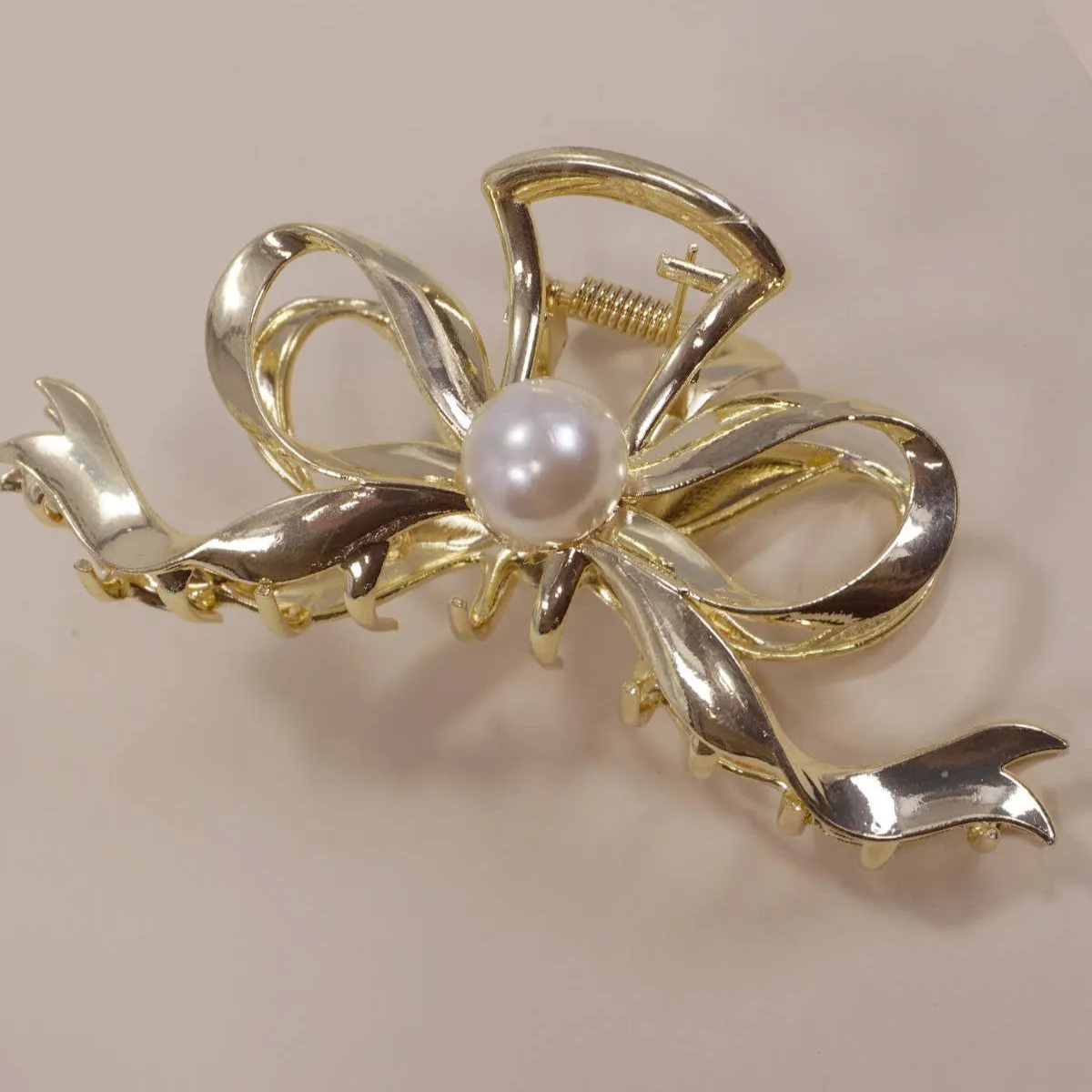 Bow Pearl-Studded Claw Clip