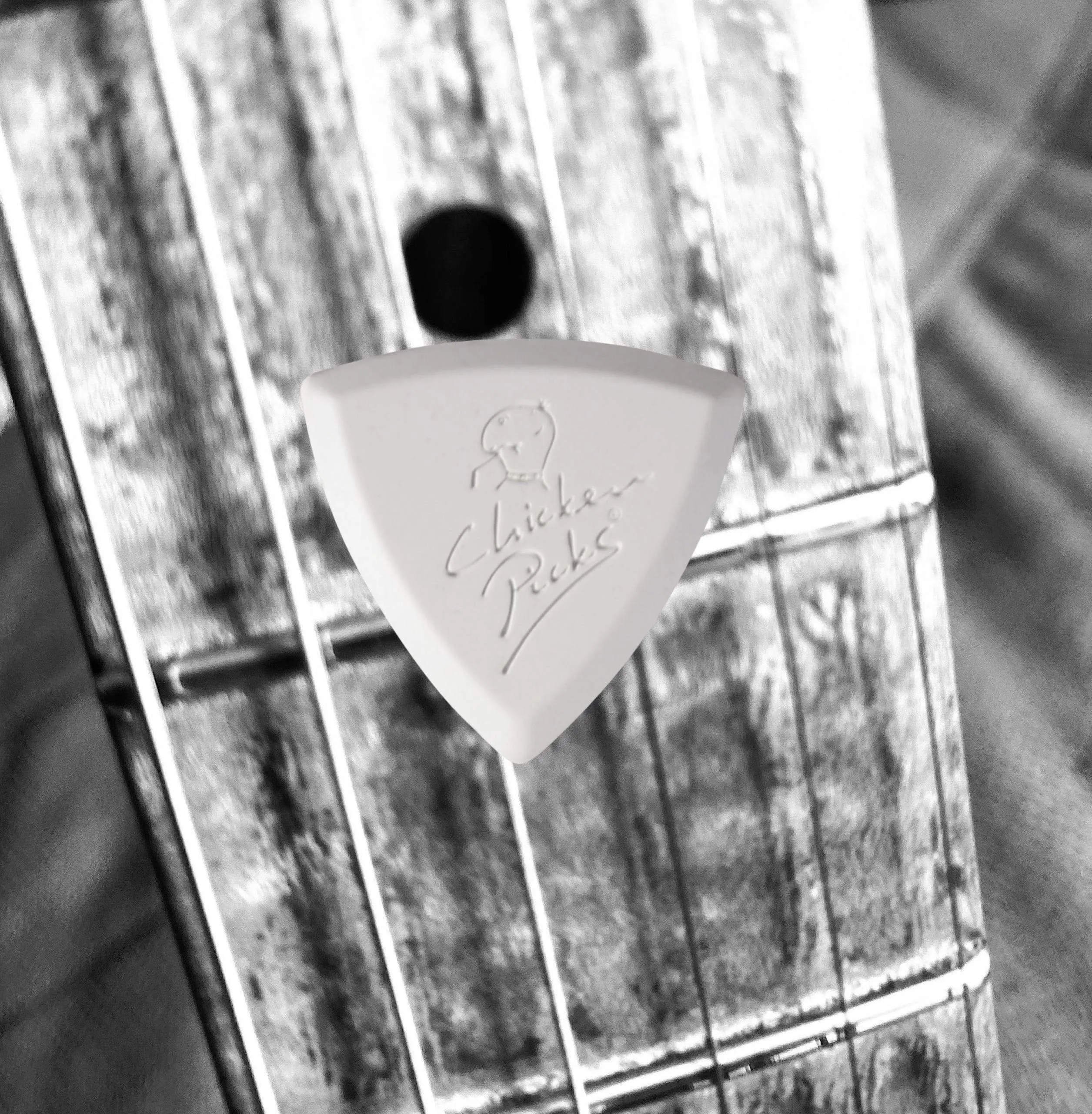 Chicken Picks Bermuda III-P 2.7 mm Pointy Guitar Pick