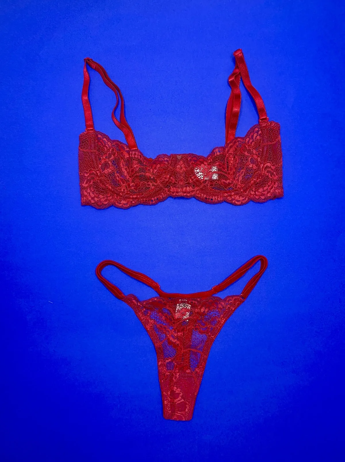 Clo: Fortuna Lace Adjustable String Thong - Chili Pepper