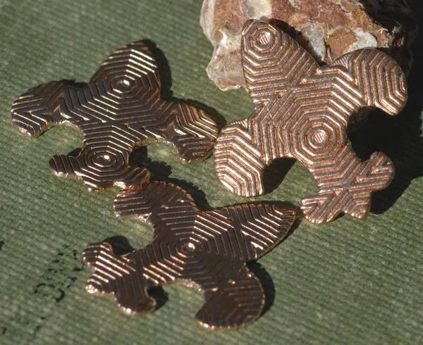 Fleur De Lis Charm 30mm x 27mm in Textured Patterns