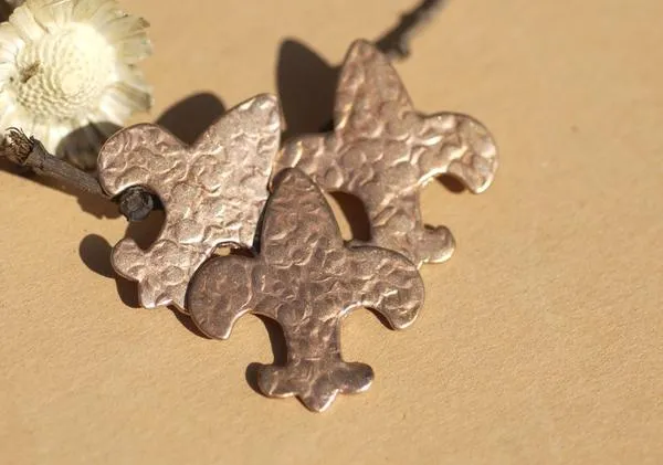Fleur De Lis Charm 30mm x 27mm in Textured Patterns
