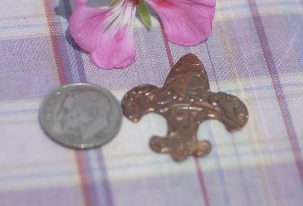 Fleur De Lis Charm 30mm x 27mm in Textured Patterns