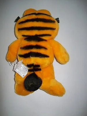 Garfield 11 in Plush By Play and Play