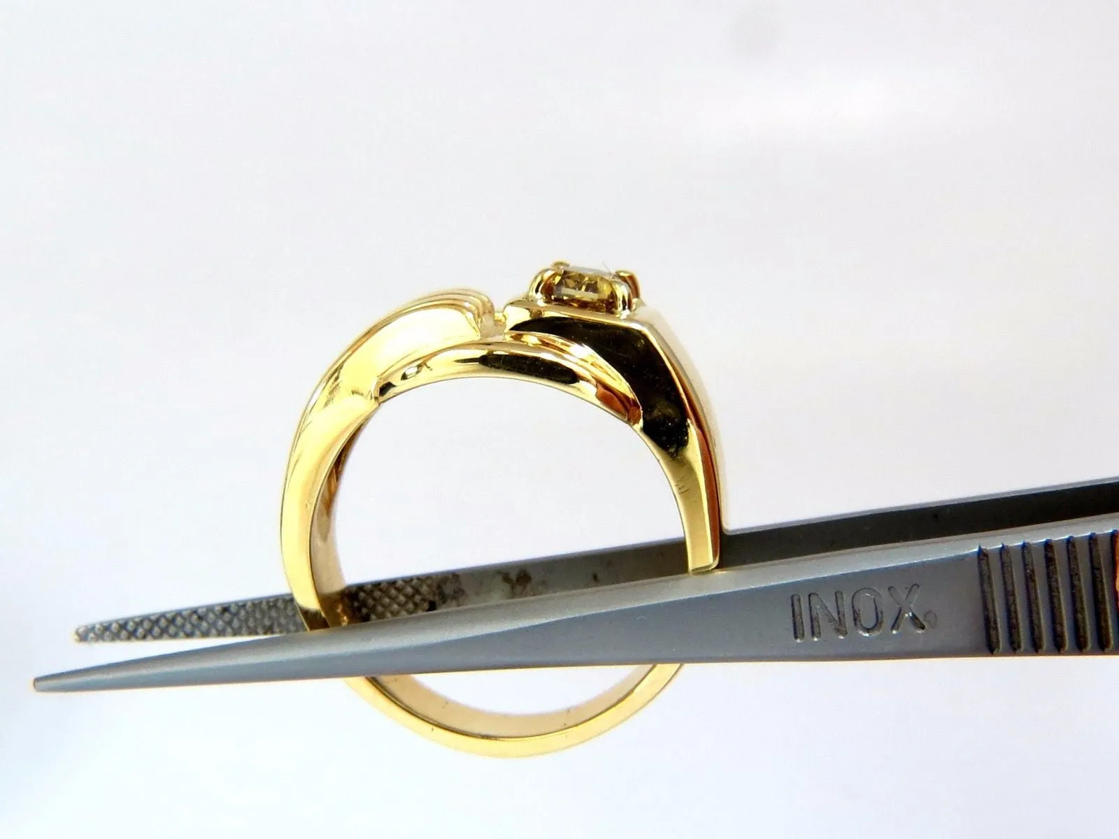 GIA Certified Natural Fancy color Diamond ring 14kt. Buckle Deco