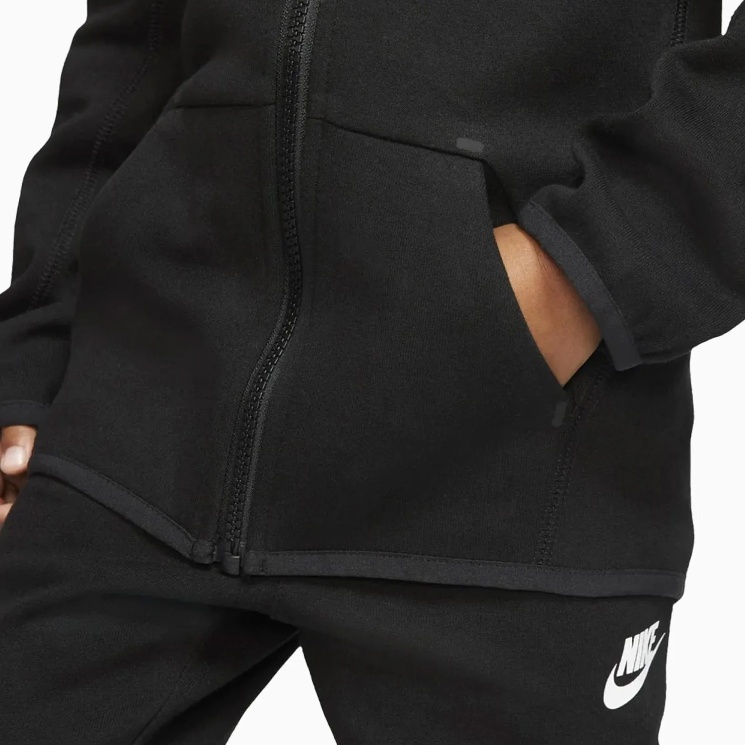Kid's Sportswear Essential Tech Fleece Outfit