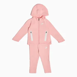 Kid's Sportswear Tech Fleece Outfit