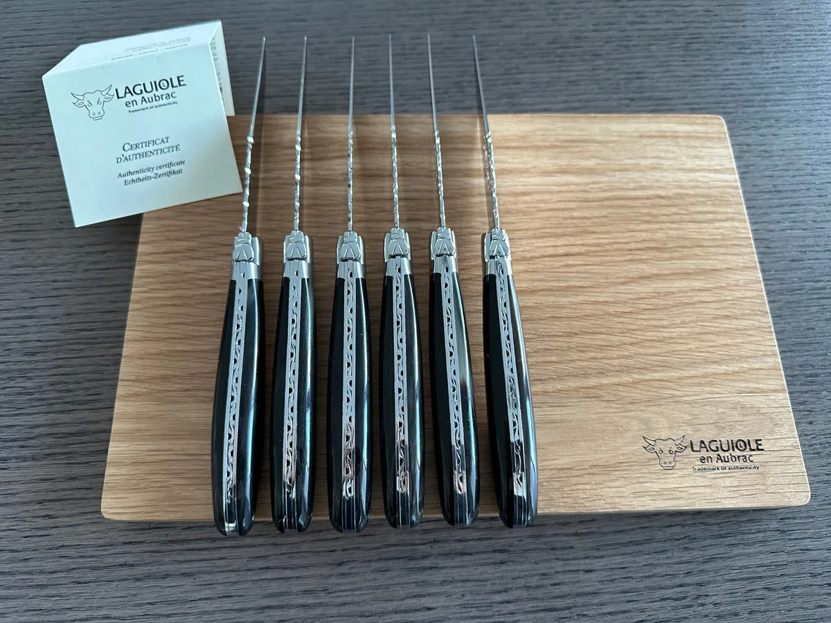 Laguiole en Aubrac Handcrafted Crocus 6-Piece Steak Knife Set With Buffalo Horn Handles