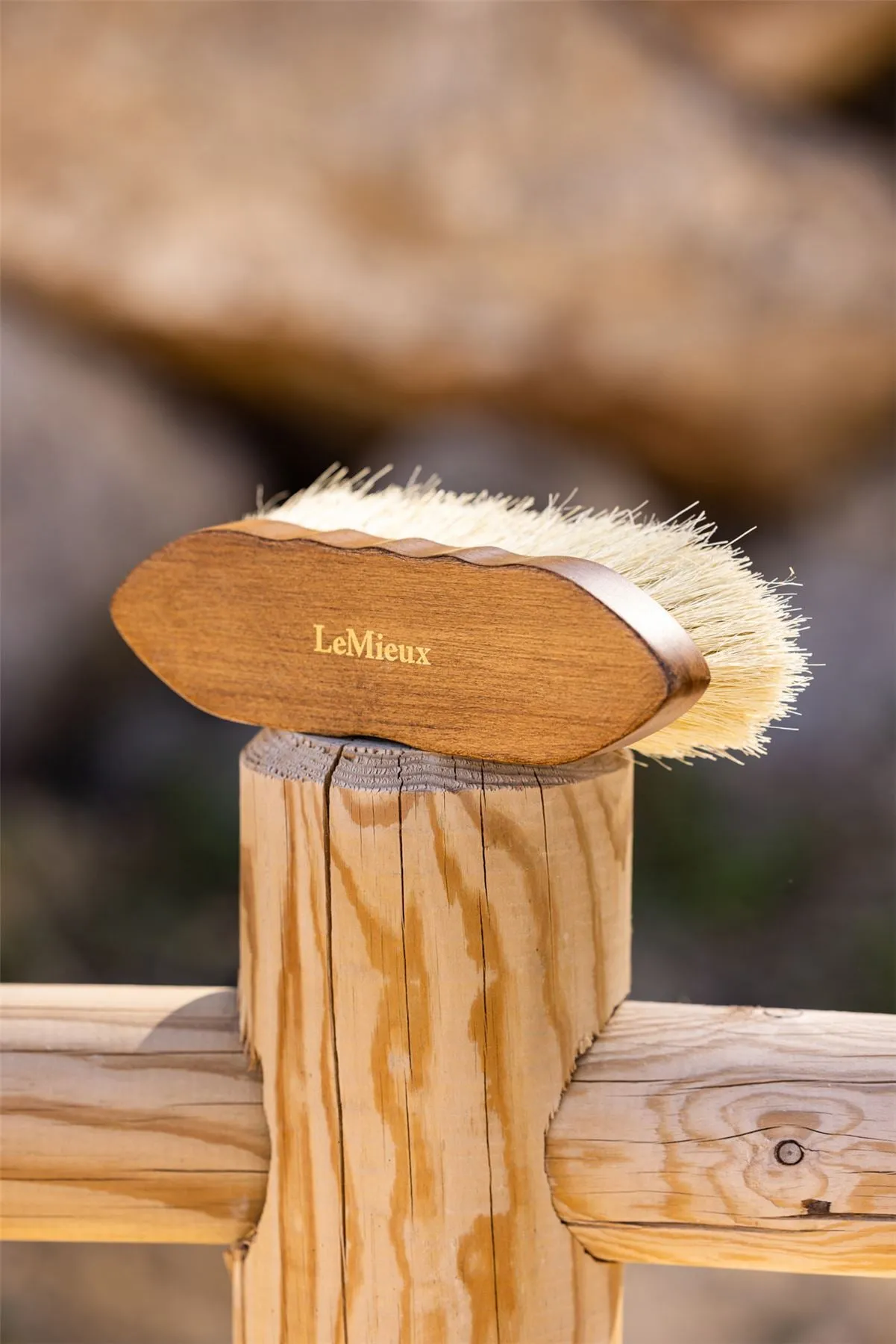 LeMieux Artisan Deep Clean Dandy Brush