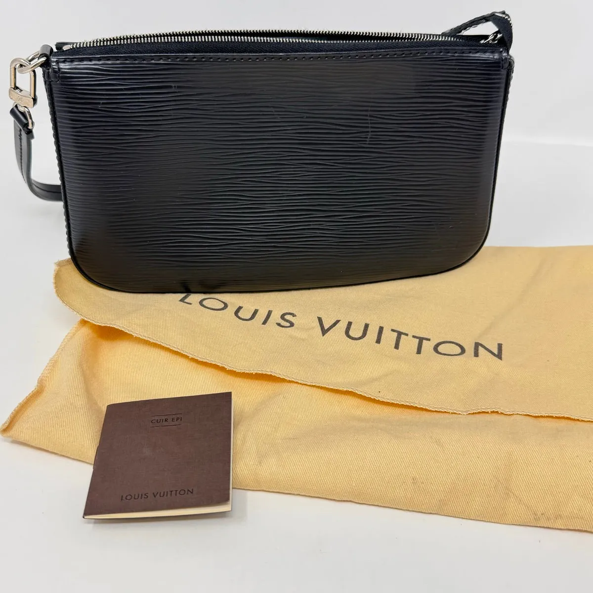 Louis Vuitton Epi Pochette
