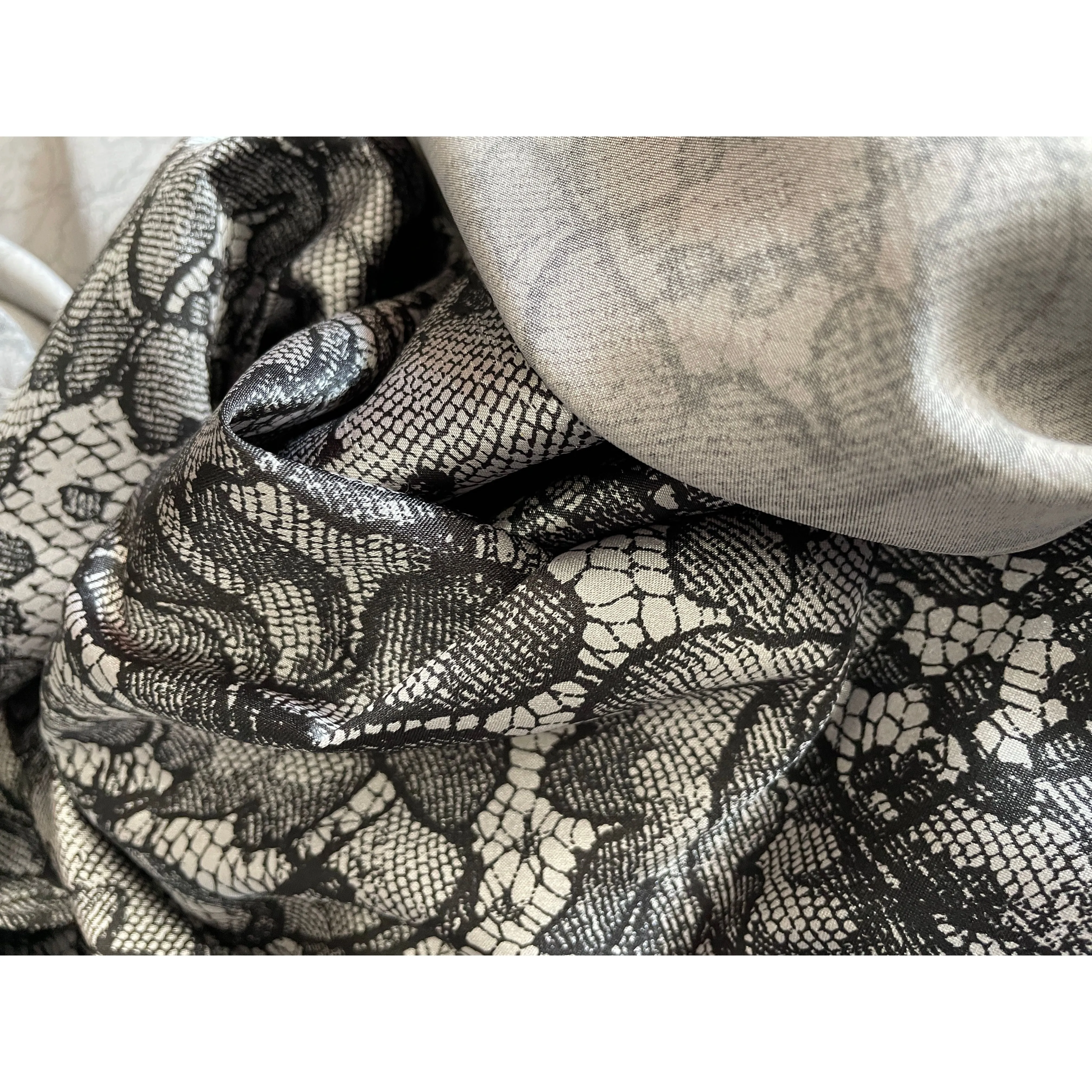 Luxurious Lace (Fabric)
