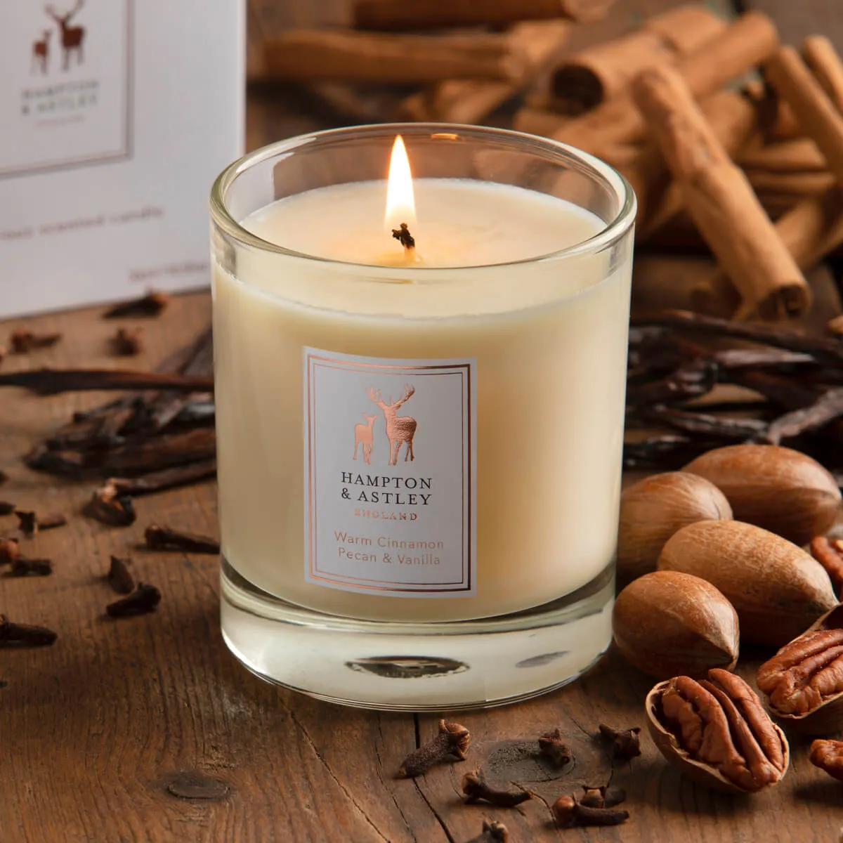 Luxury Scented Large Candle 235g, Warm Cinnamon, Pecan and Vanilla
