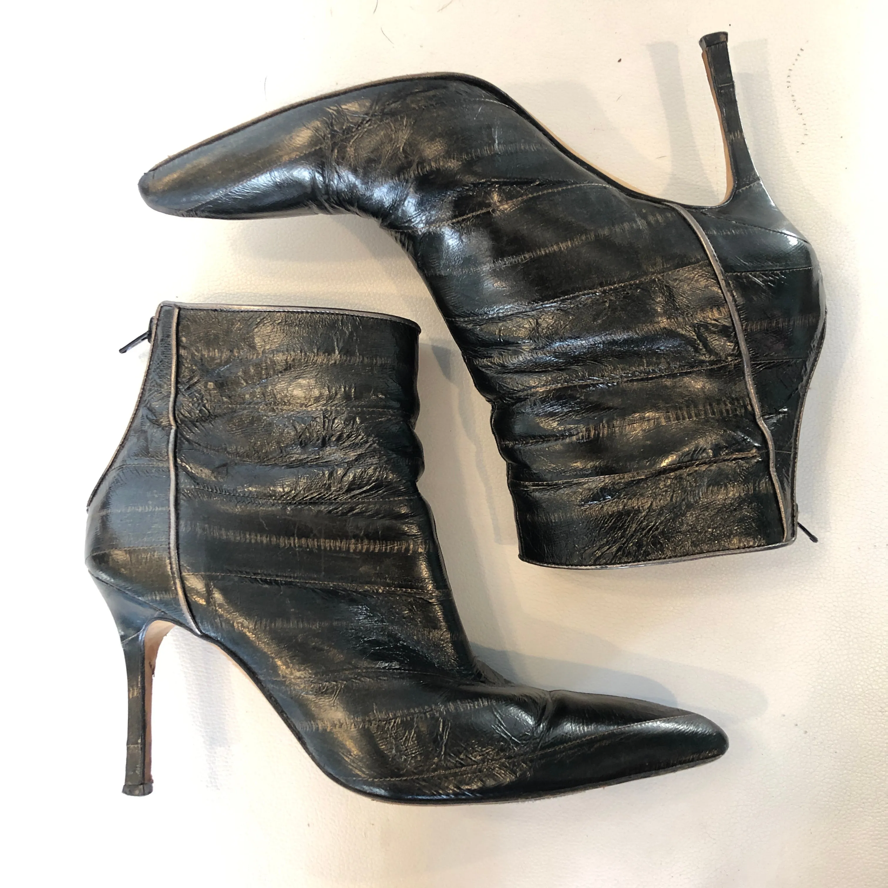 MANOLO BLAHNIK Eel Skin Ankle Boot Pointy Toe Size 40 (9)