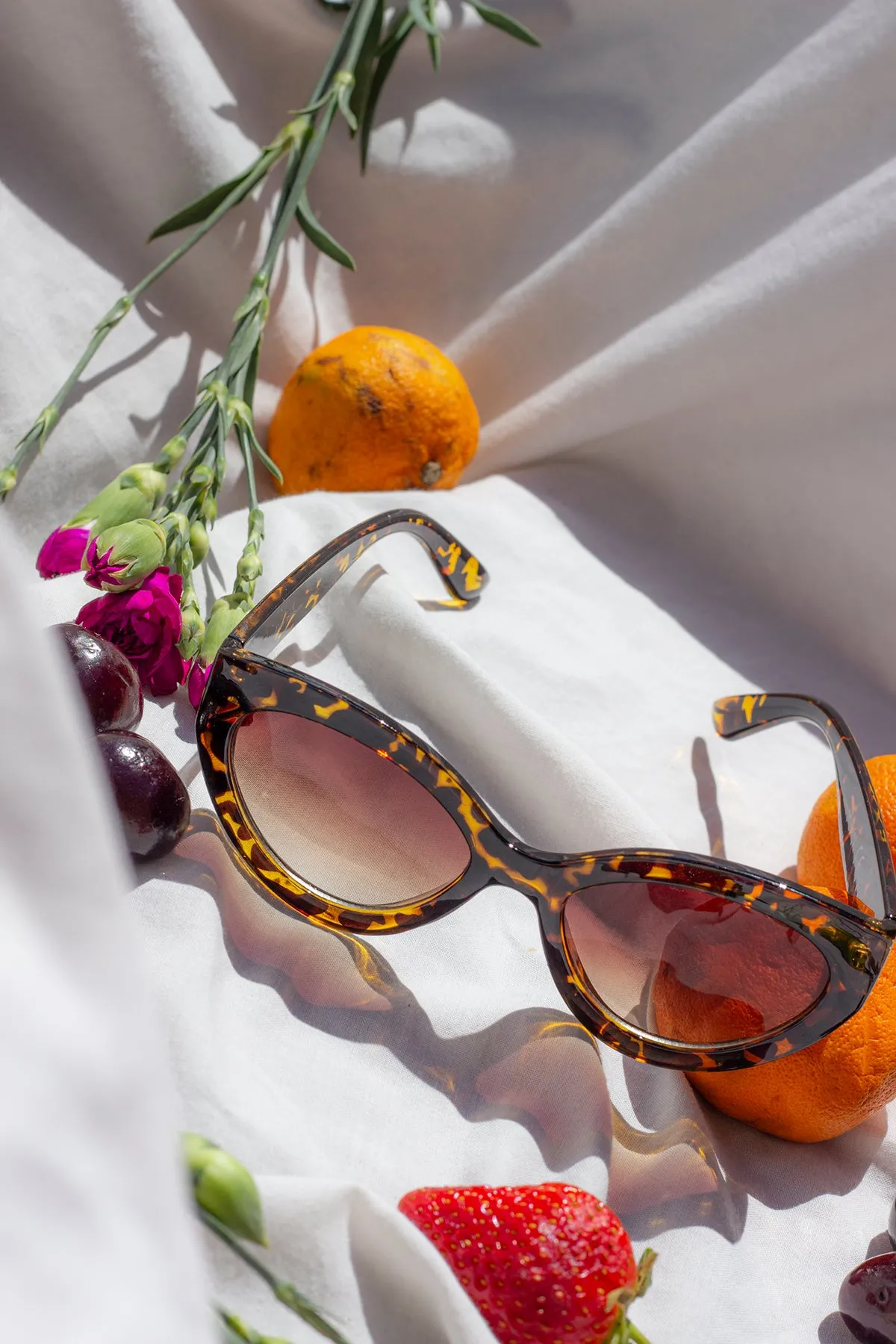 Narrow Oval Cat Eye Sunglasses
