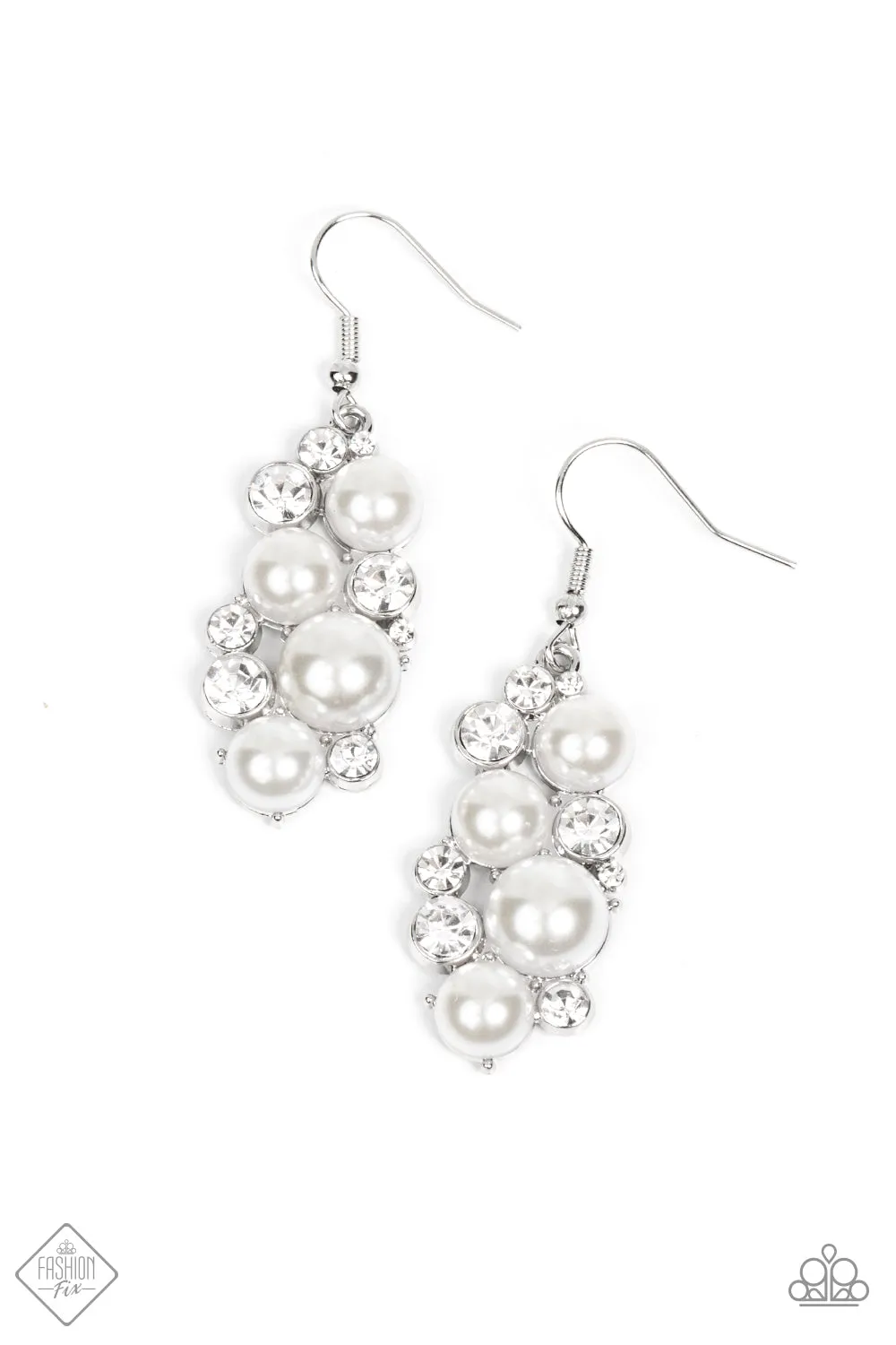 Paparazzi - Fond of Baubles - White Pearl Earring