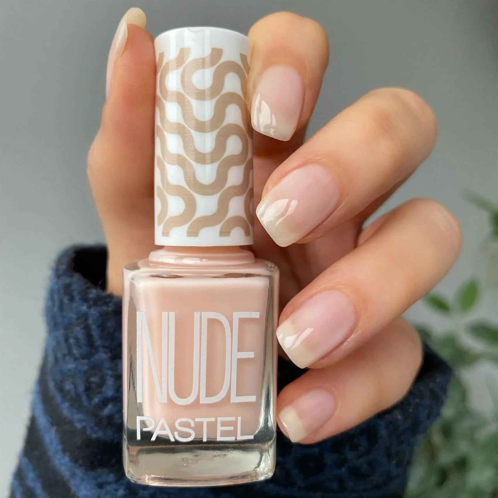 Pastel nail polish - 751