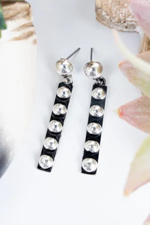 Prairie Peak Silvertone Studded Earrings