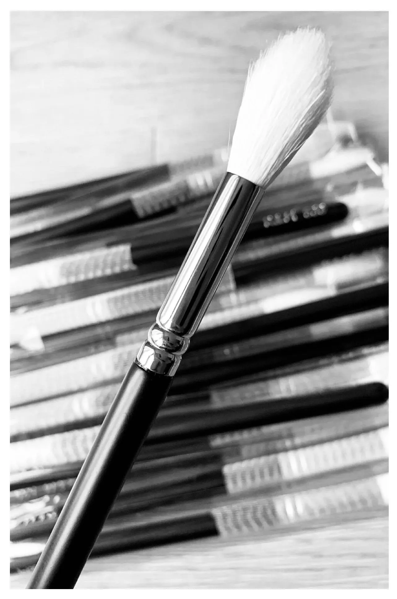 R&M 539 Flawless Highlighter brush