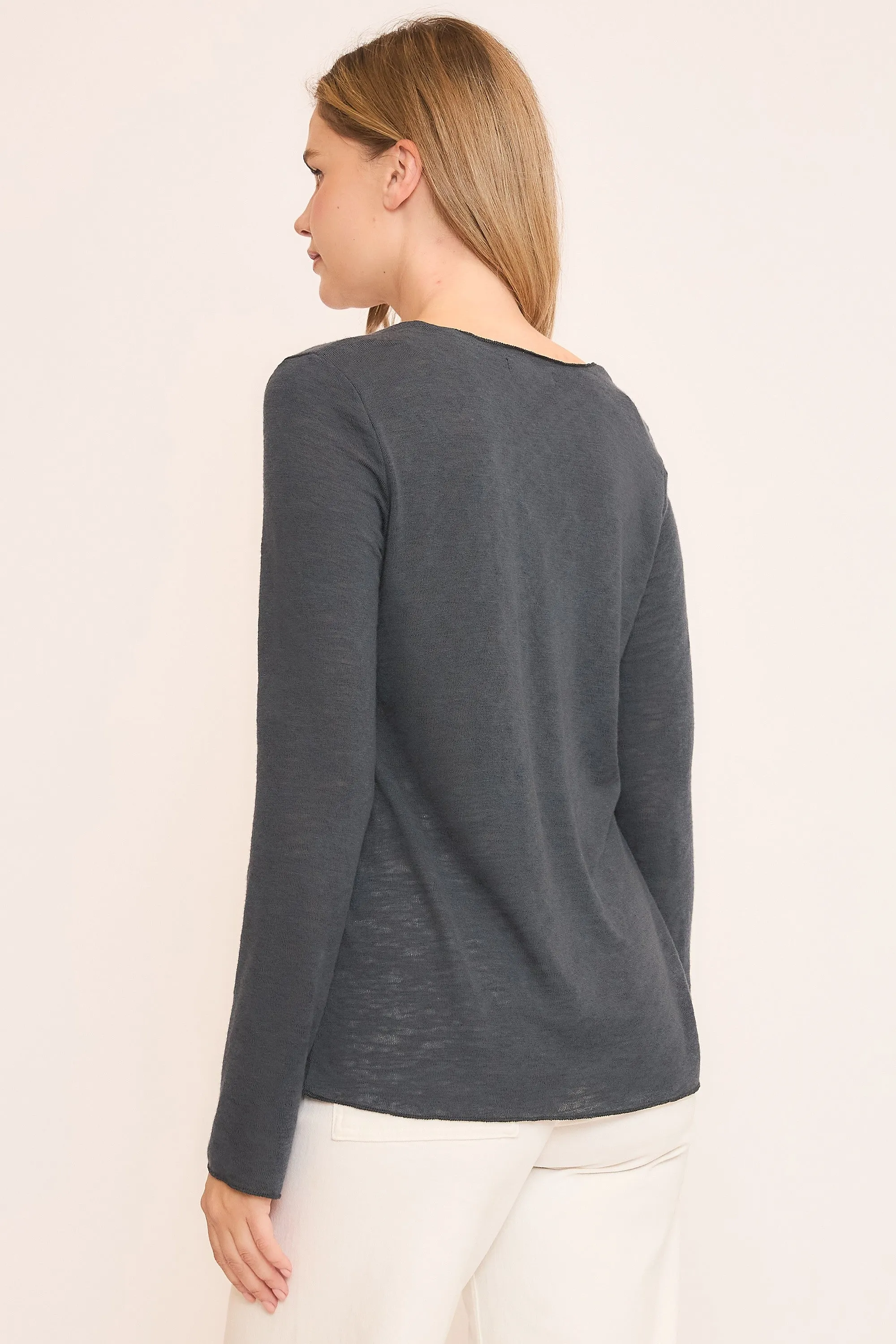 SCOOP NECK TOP