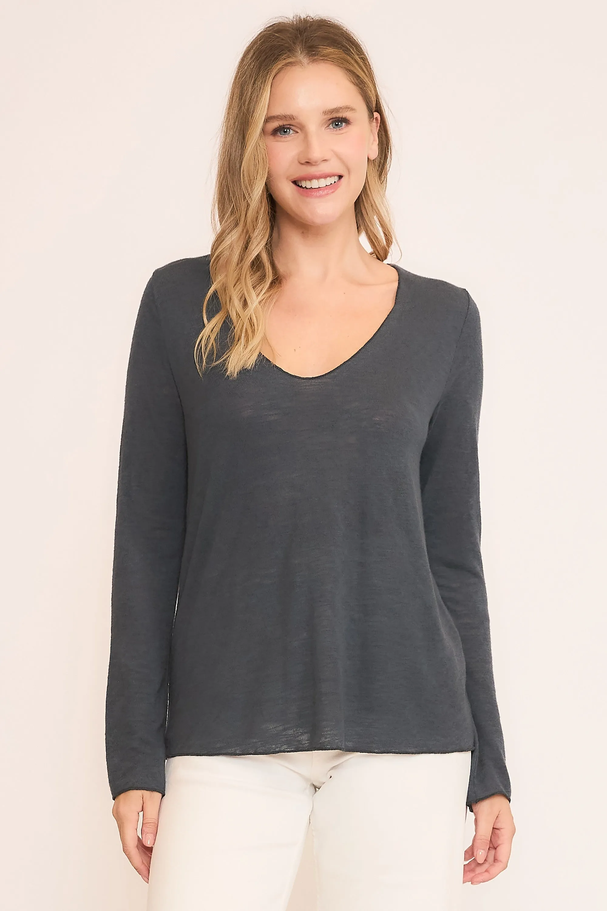 SCOOP NECK TOP