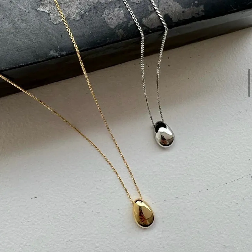 shiny beans necklace