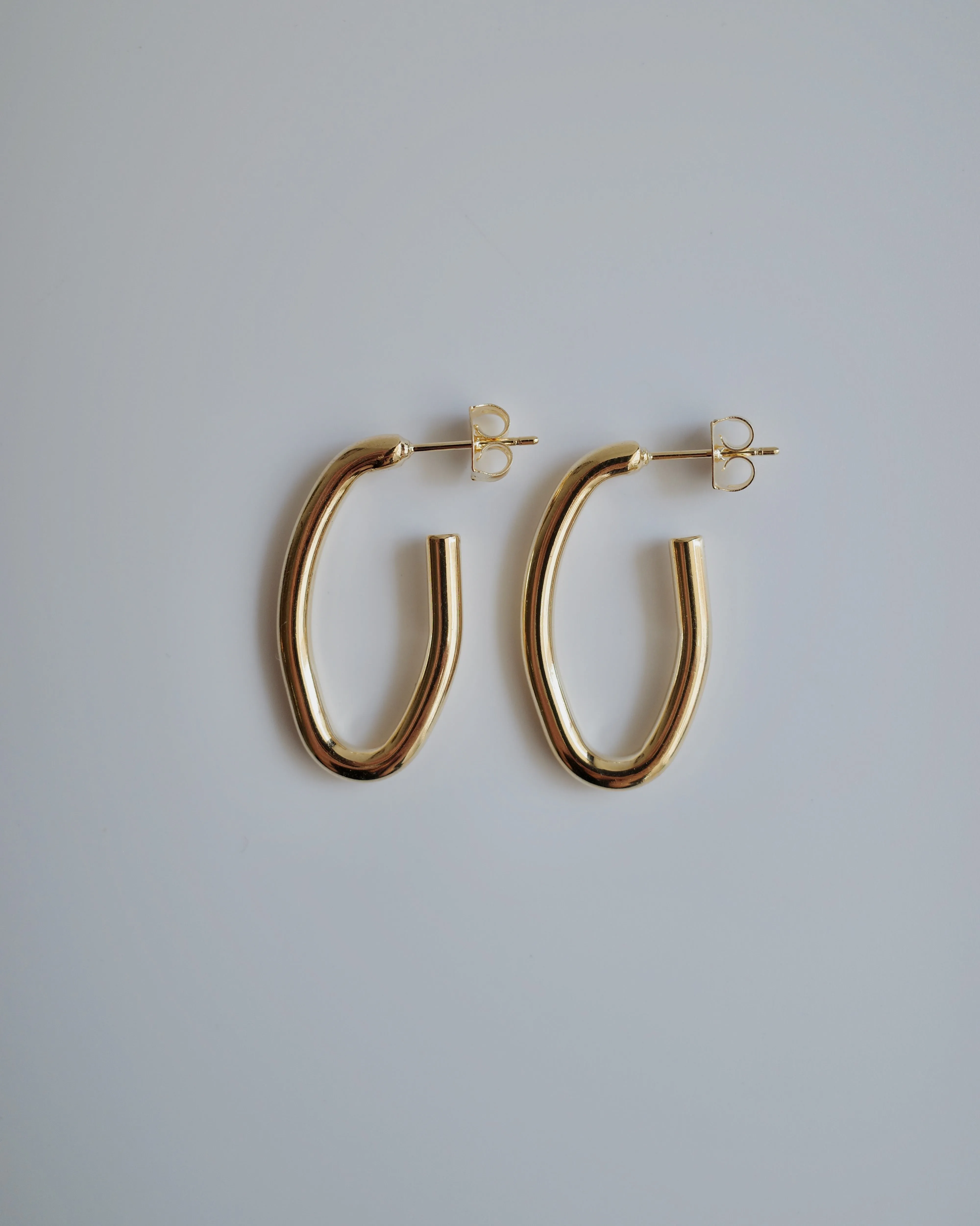 shiny vertical pierce