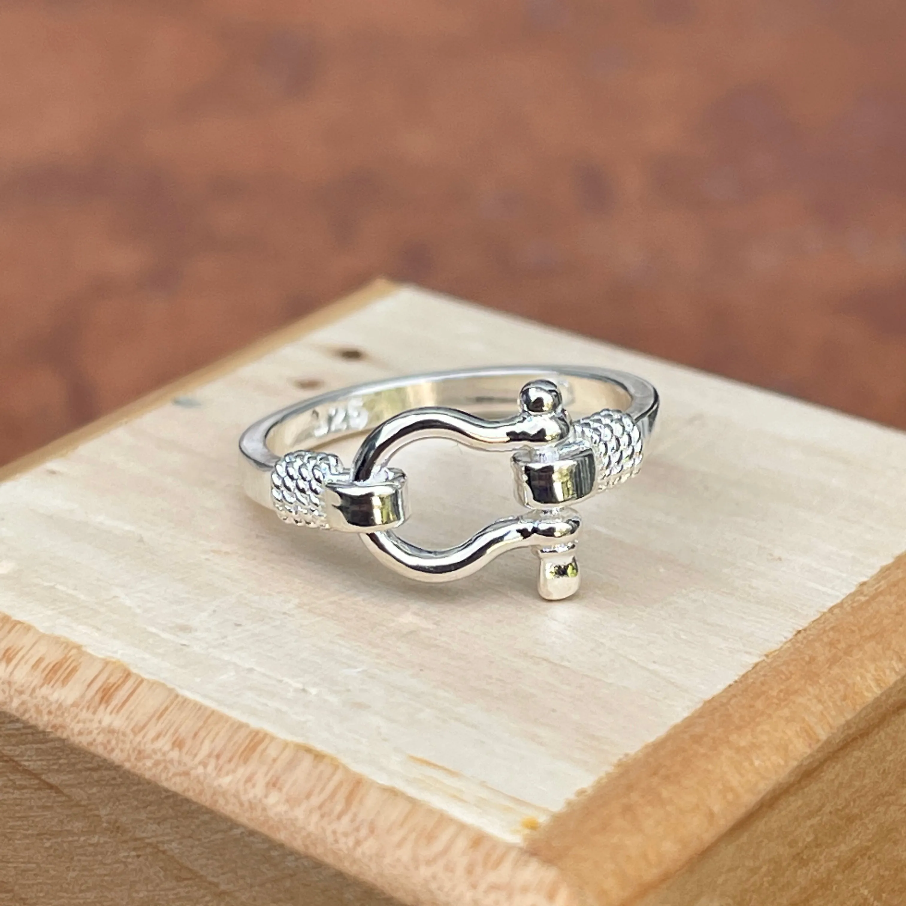 Sterling Silver Shackle Rope Edge Ring
