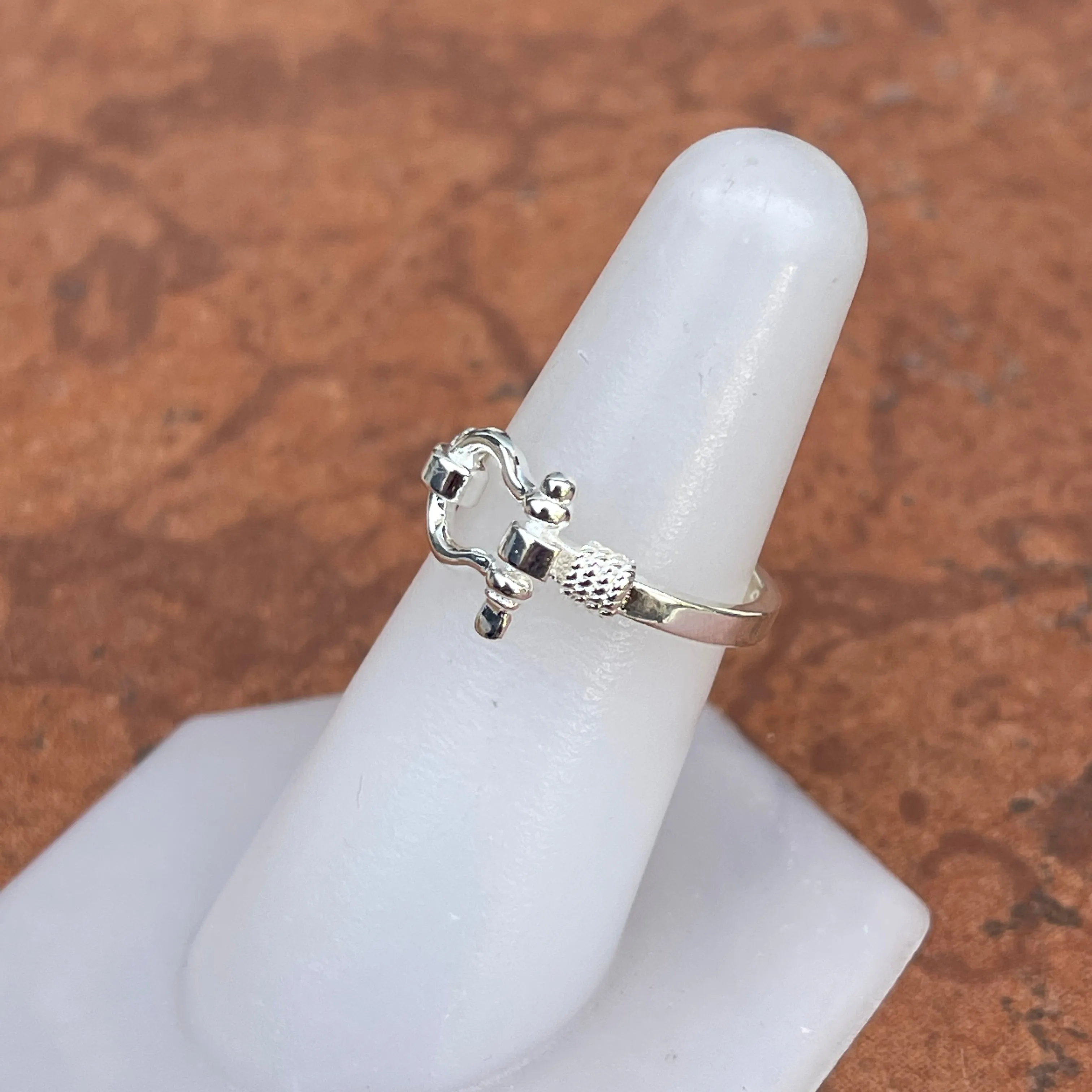 Sterling Silver Shackle Rope Edge Ring