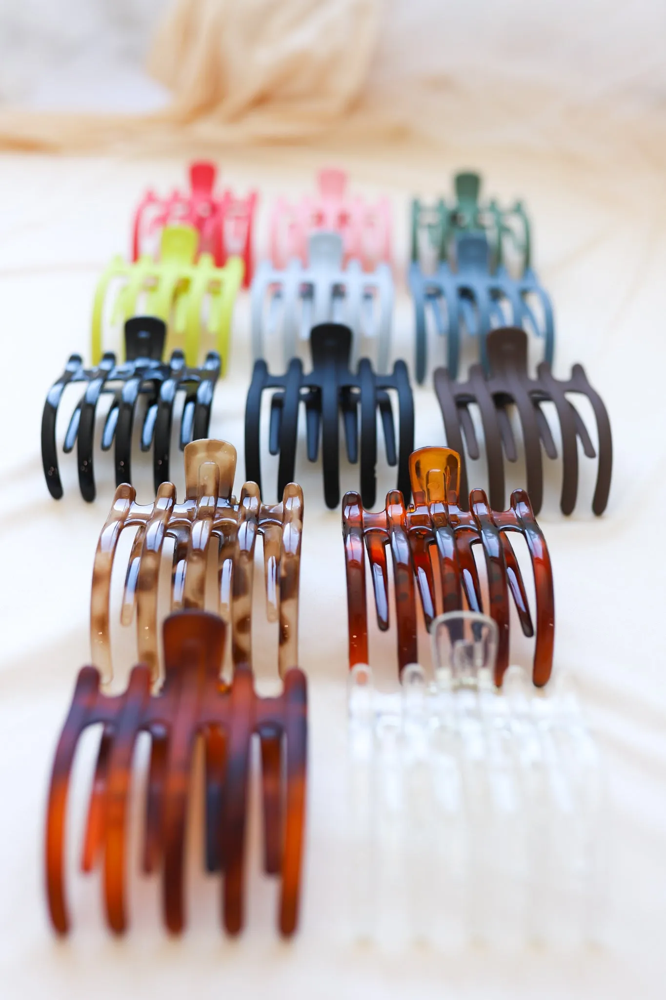 THE KAXI WIDE LAY DOWN CLAW ( 15 COLORS )