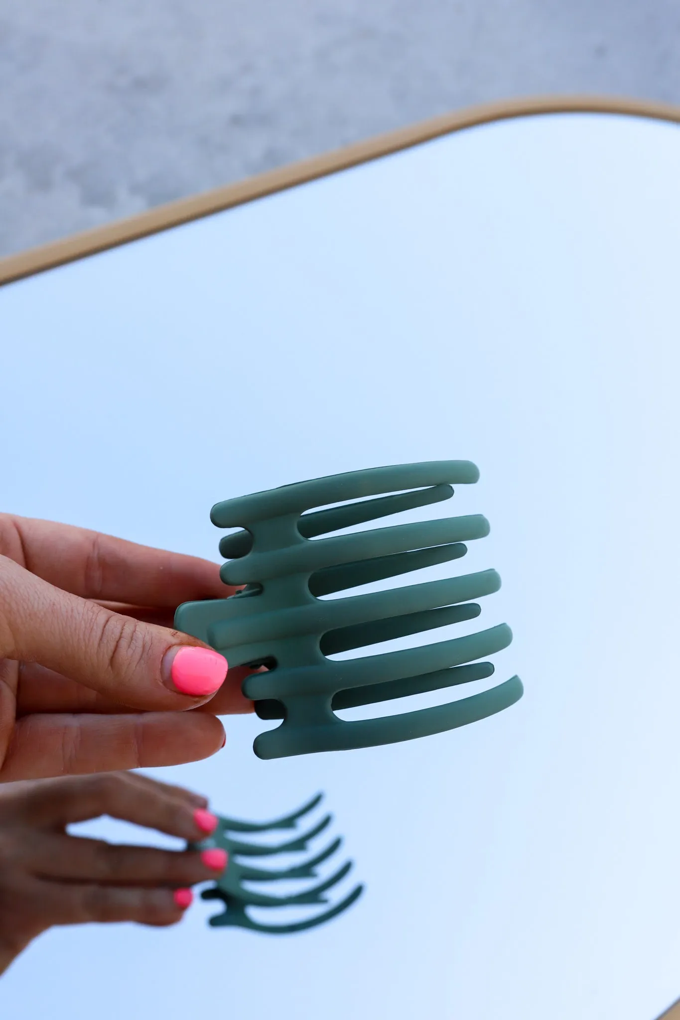THE KAXI WIDE LAY DOWN CLAW ( 15 COLORS )
