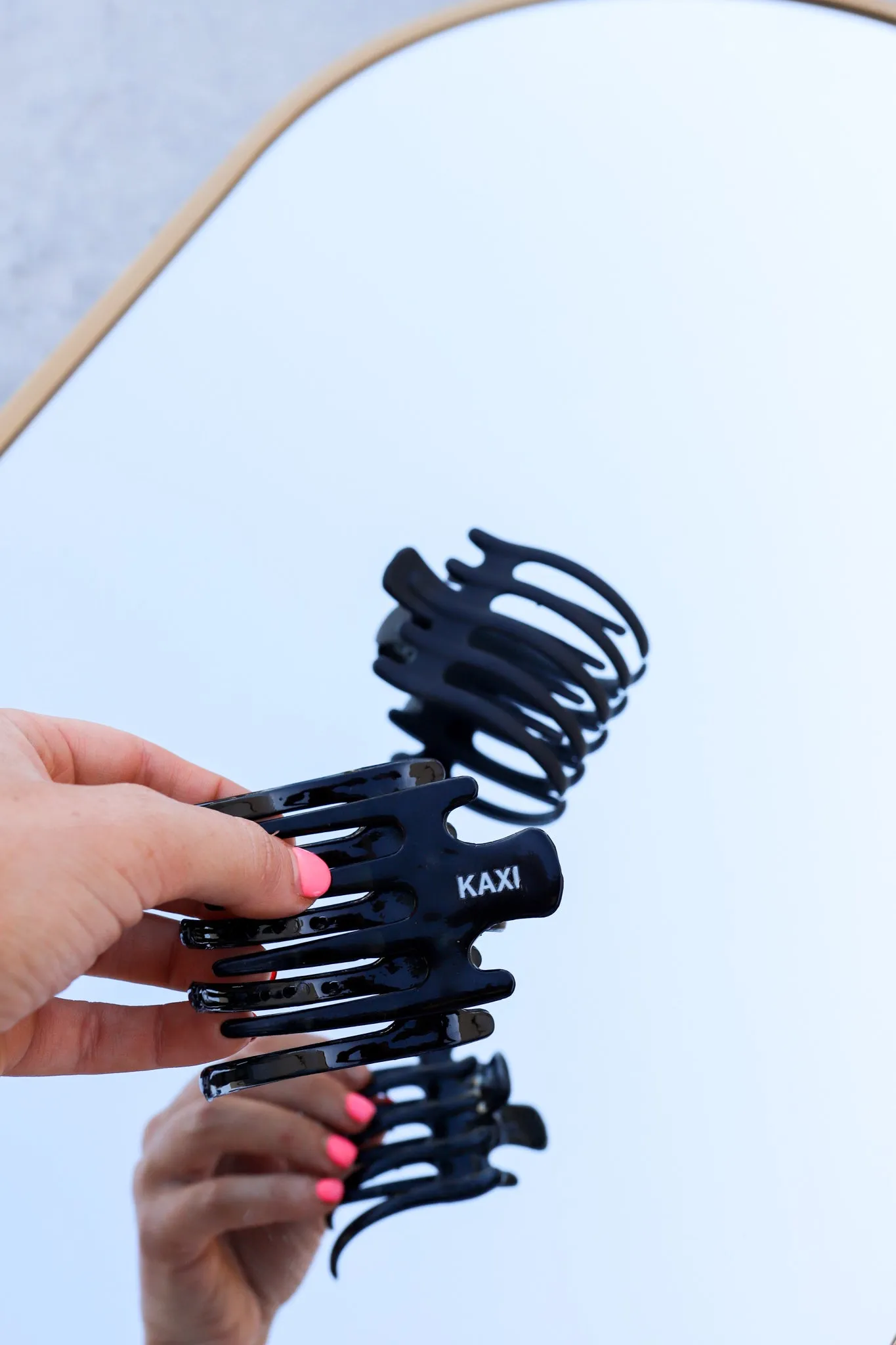 THE KAXI WIDE LAY DOWN CLAW ( 15 COLORS )