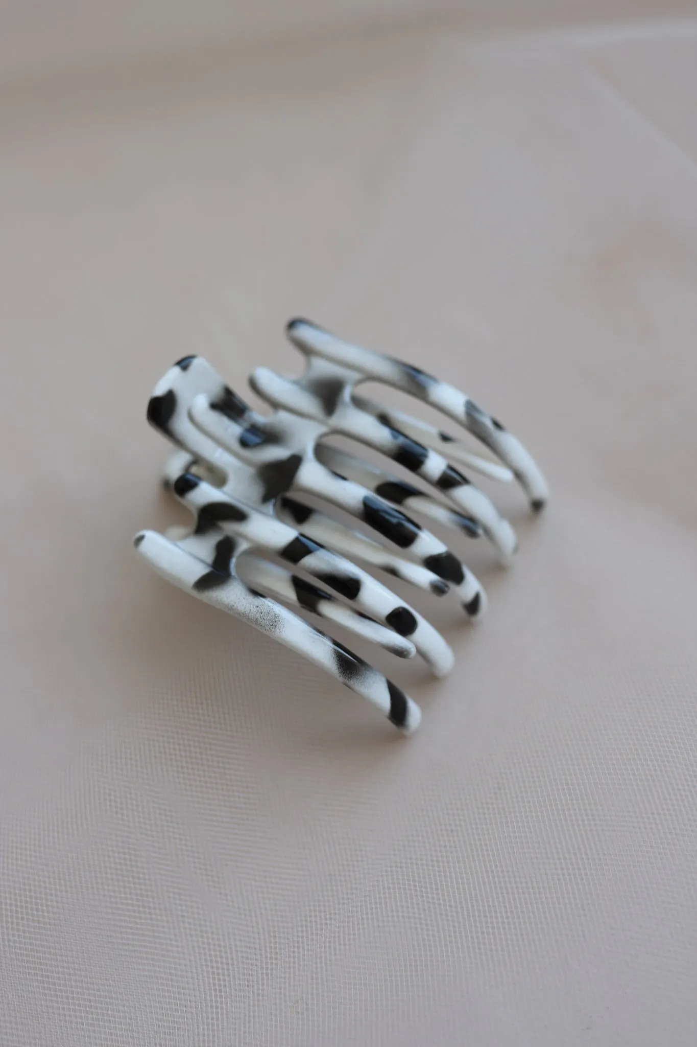 THE KAXI WIDE LAY DOWN CLAW ( 15 COLORS )