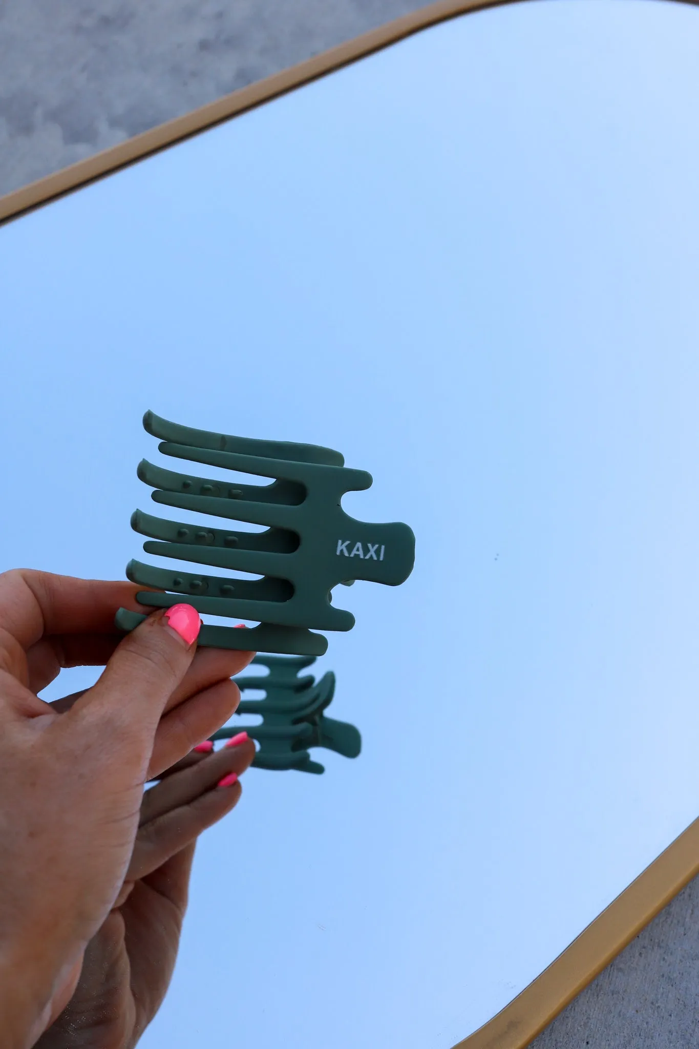THE KAXI WIDE LAY DOWN CLAW ( 15 COLORS )