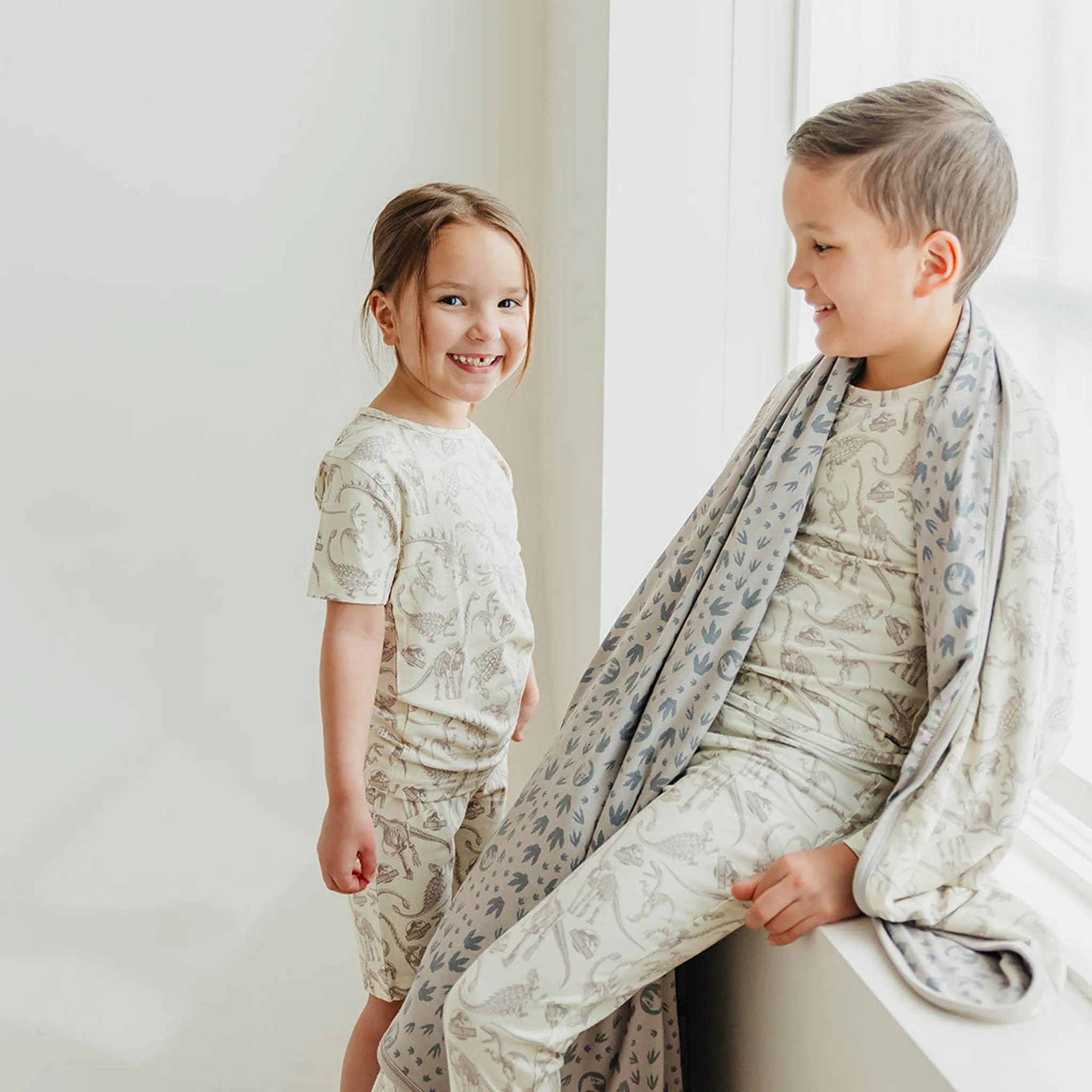 Three-Layer Jumbo Quilt - Jurassic Park Fossils