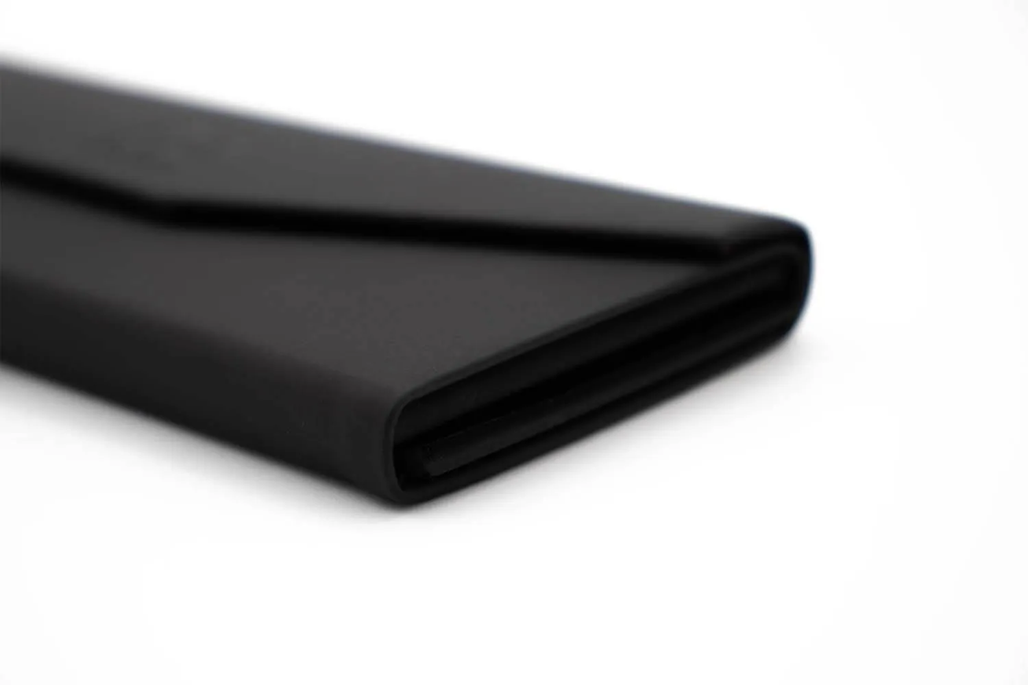 Vitale Shiny Black