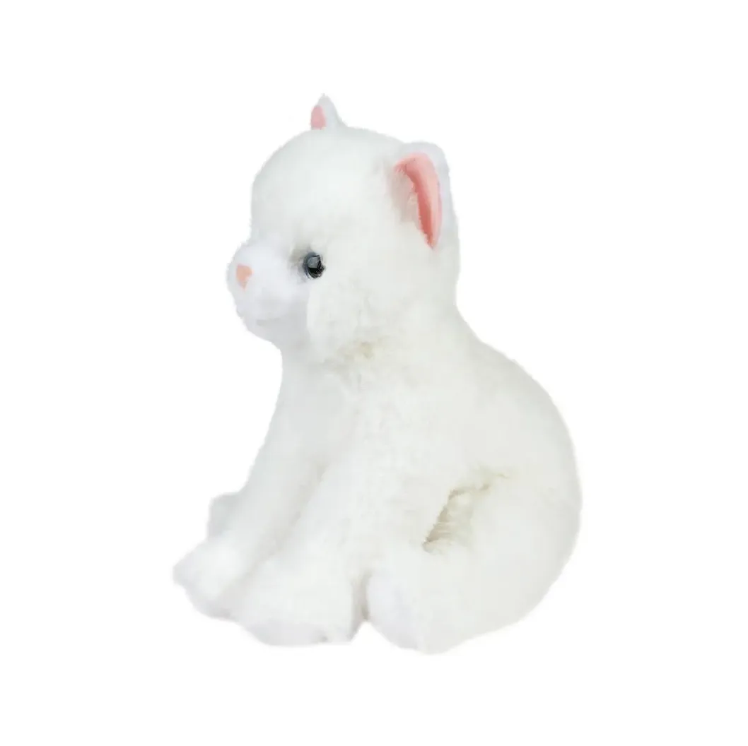 Winnie White Cat